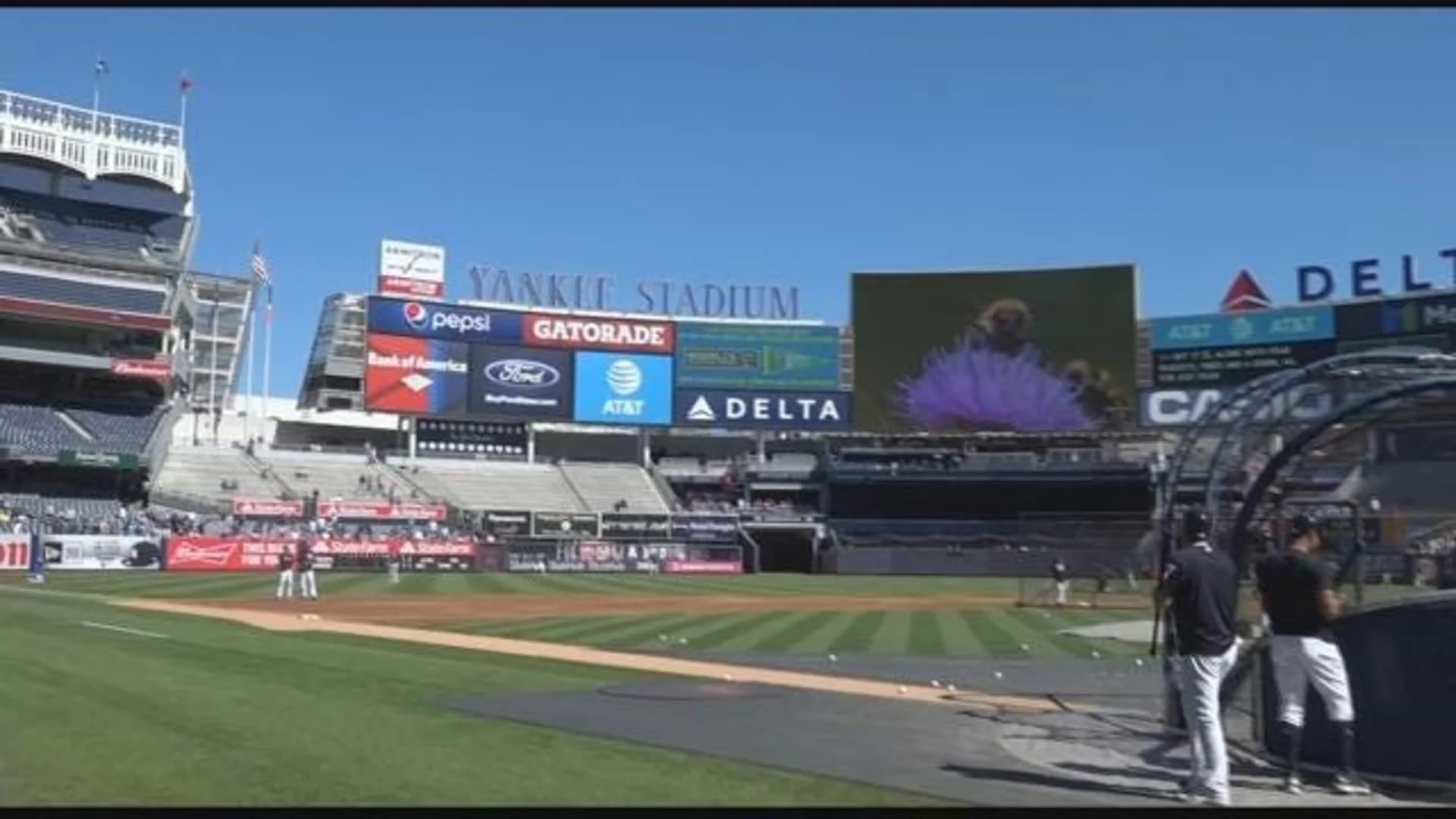 96-year-old Yankees fan attends home game, gets tour