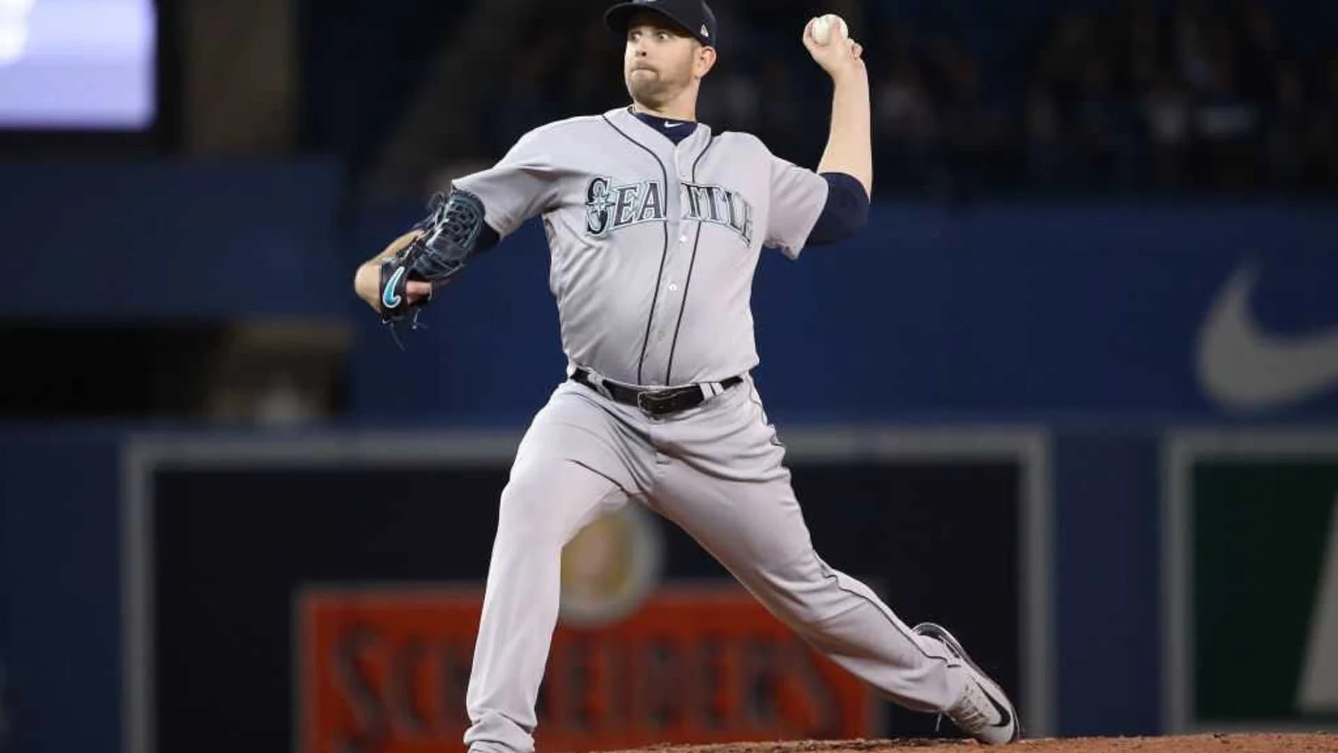 Yankees get Paxton from Mariners for Sheffield, 2 others