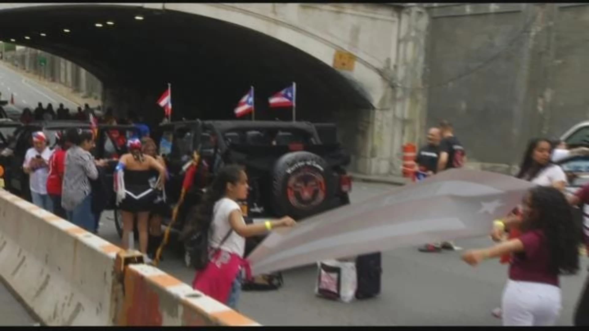 Thousands attend Bronx Puerto Rican Day Parade