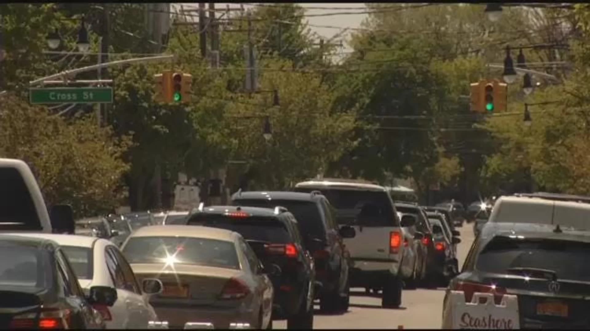 Mother’s Day meals means more traffic on City Island