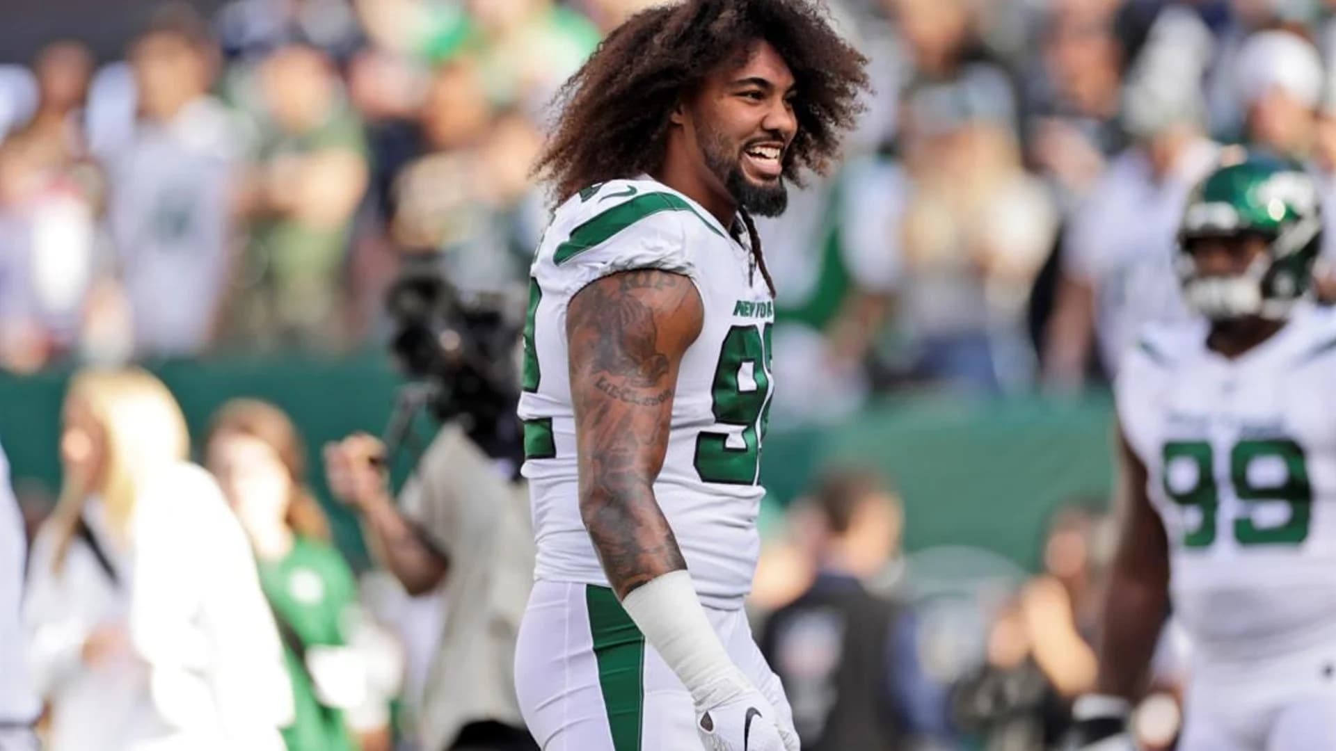 AP source: Jets trade Leonard Williams to Giants for 2 picks