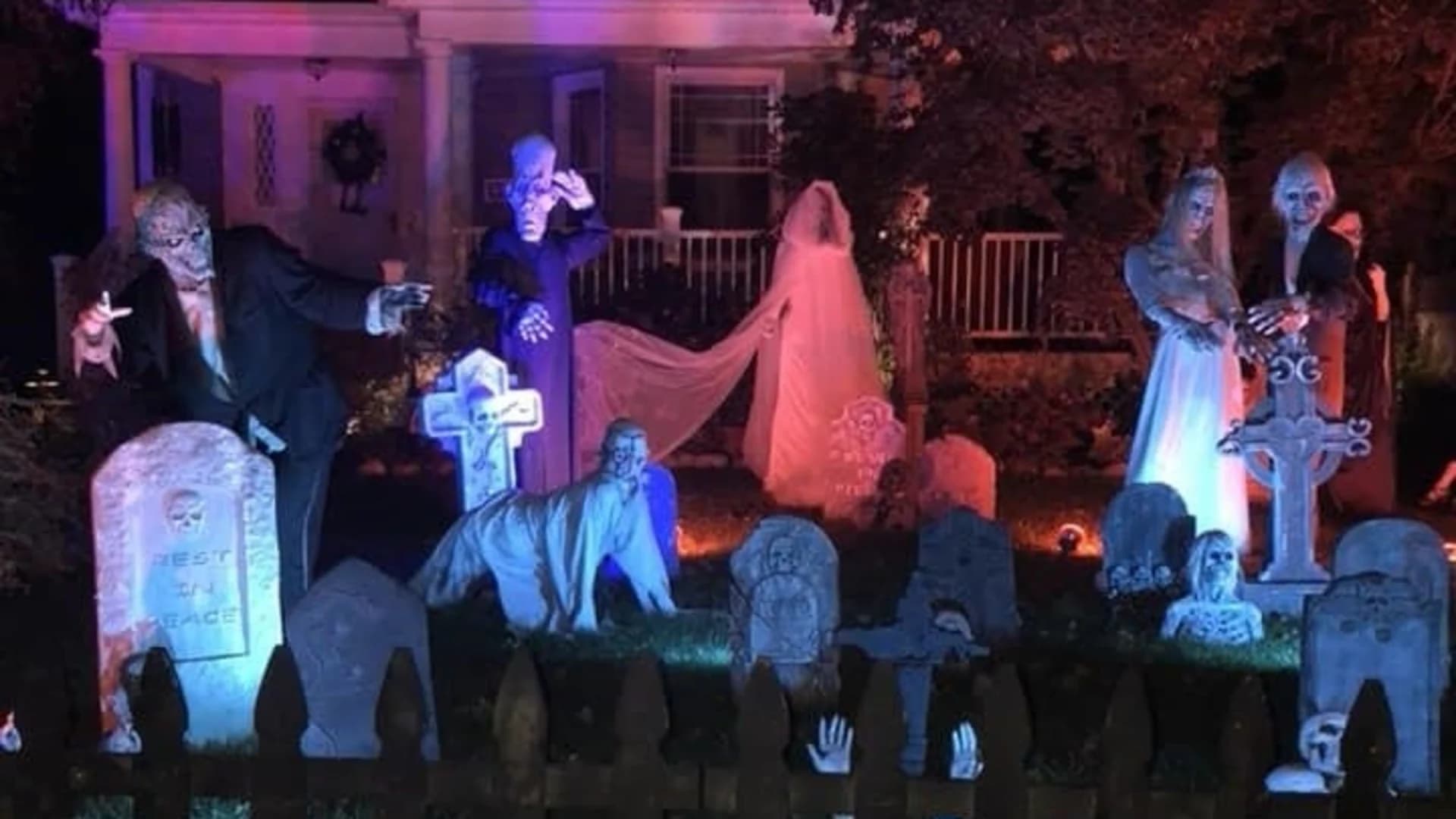 New Jersey Homes Decked Out for Halloween