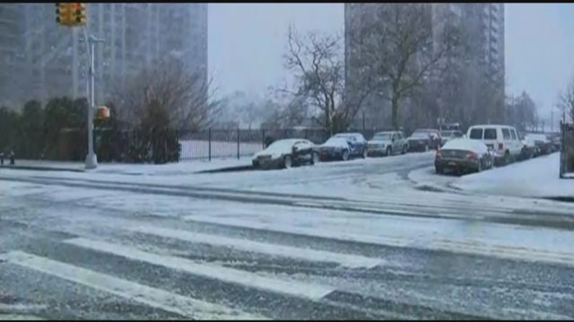 Rush hour roads pose dangers to drivers during nor'easter
