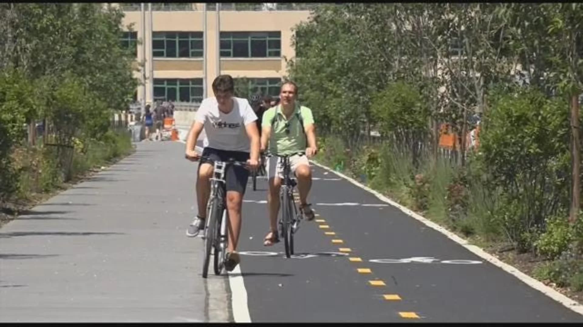 Study: Cycling safer as bike ridership soars