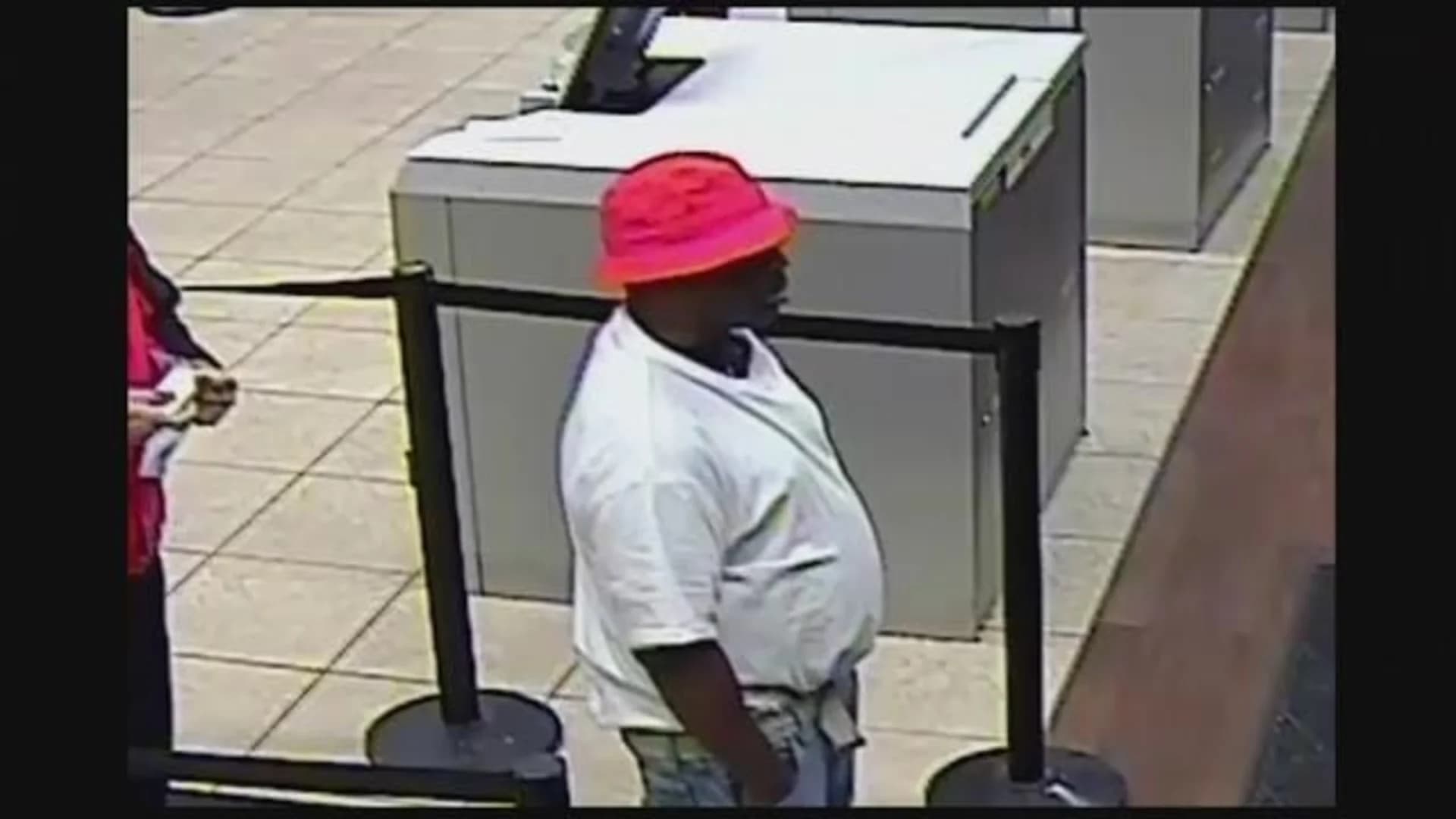 Police search for man who robbed bank, stole $1,000 cash