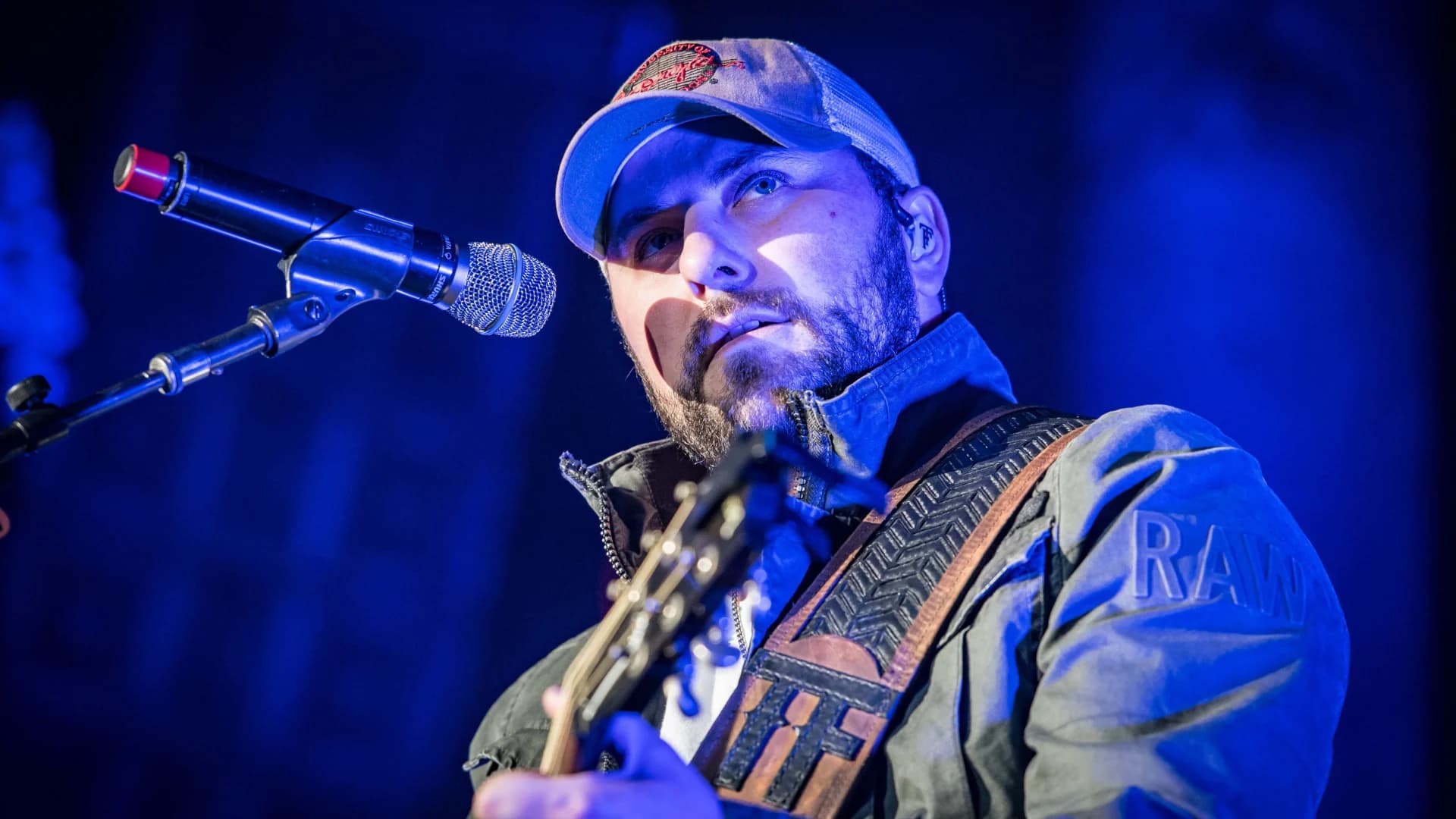 Tyler Farr at the Paramount