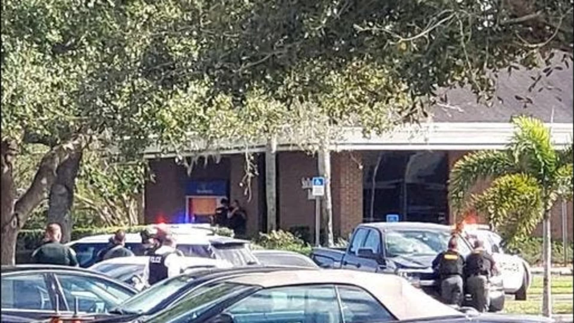 Police: 5 killed in Florida bank shooting, suspect arrested