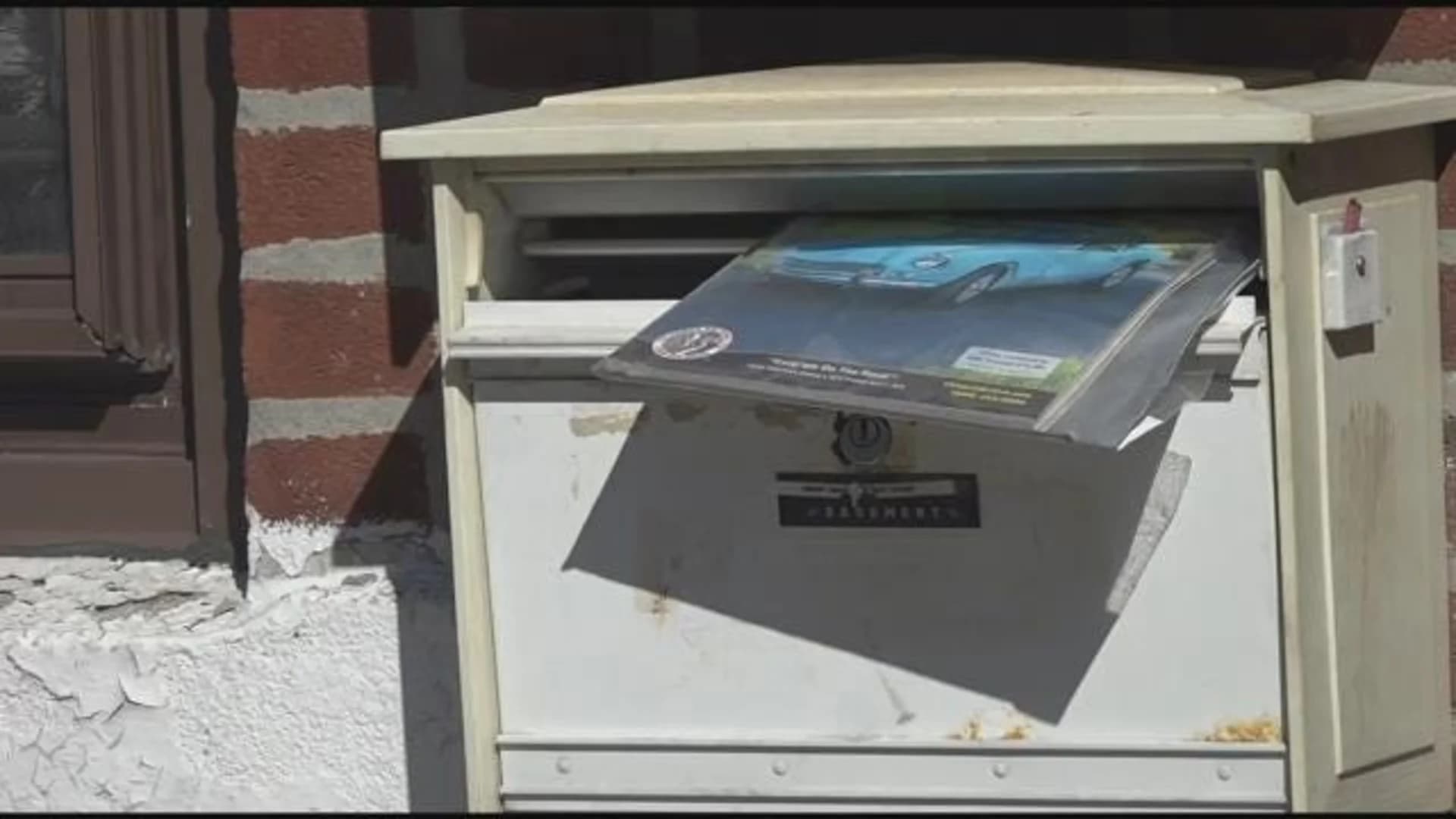 ‘It's a headache.’ Soundview man says he misses bills due to inconsistent mail delivery