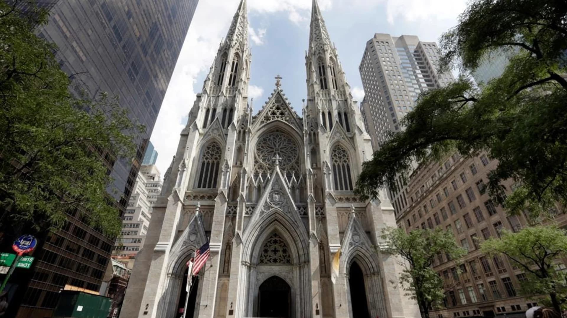 NYPD: Man with gas cans arrested at St. Patrick's church