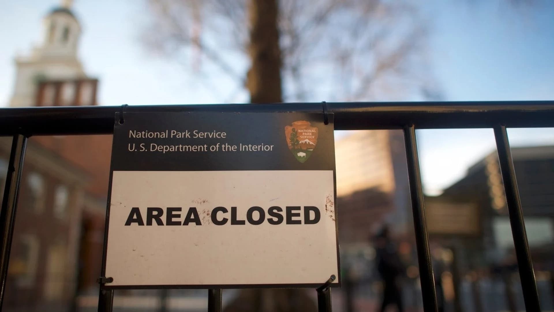 Shutdown continues into workweek, as Senate talks drag on