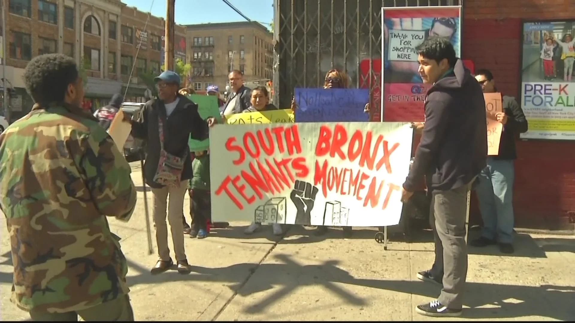 Mott Haven tenants rally against landlord over living conditions