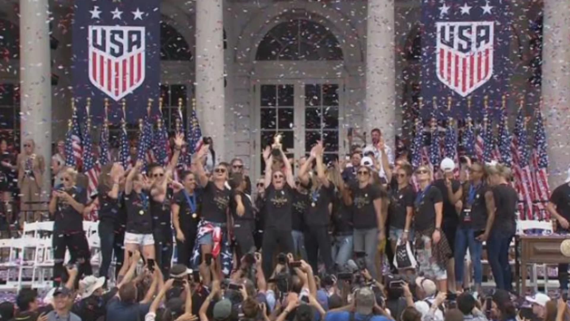 Extended coverage - NYC honors US Women's National Team with parade, ceremony