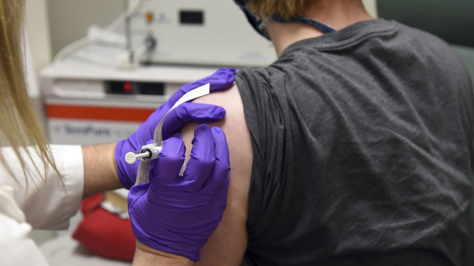 First US immunizations could arrive Dec. 12, chief of Operation Warp Speed says