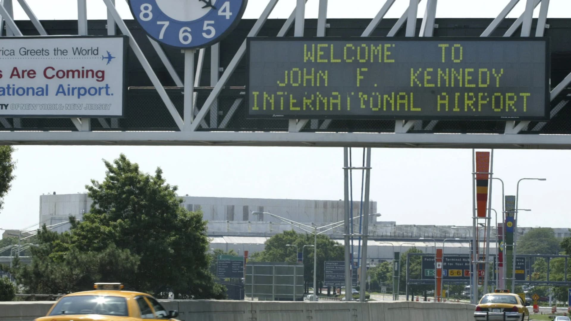 FDNY: 2 workers at JFK Airport die after becoming trapped in trench