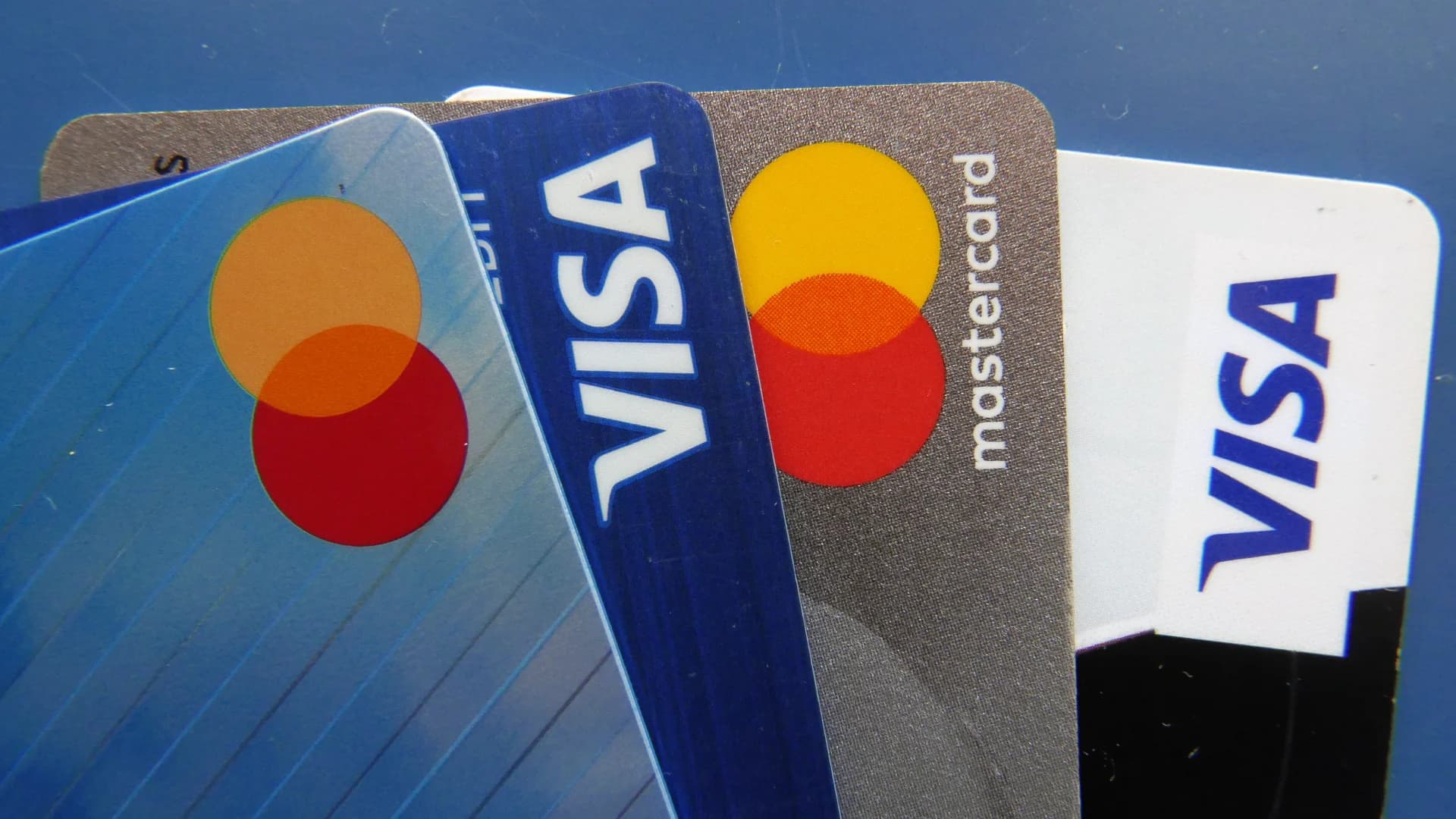 New York stores are now required to post the extra charges for paying with a credit card