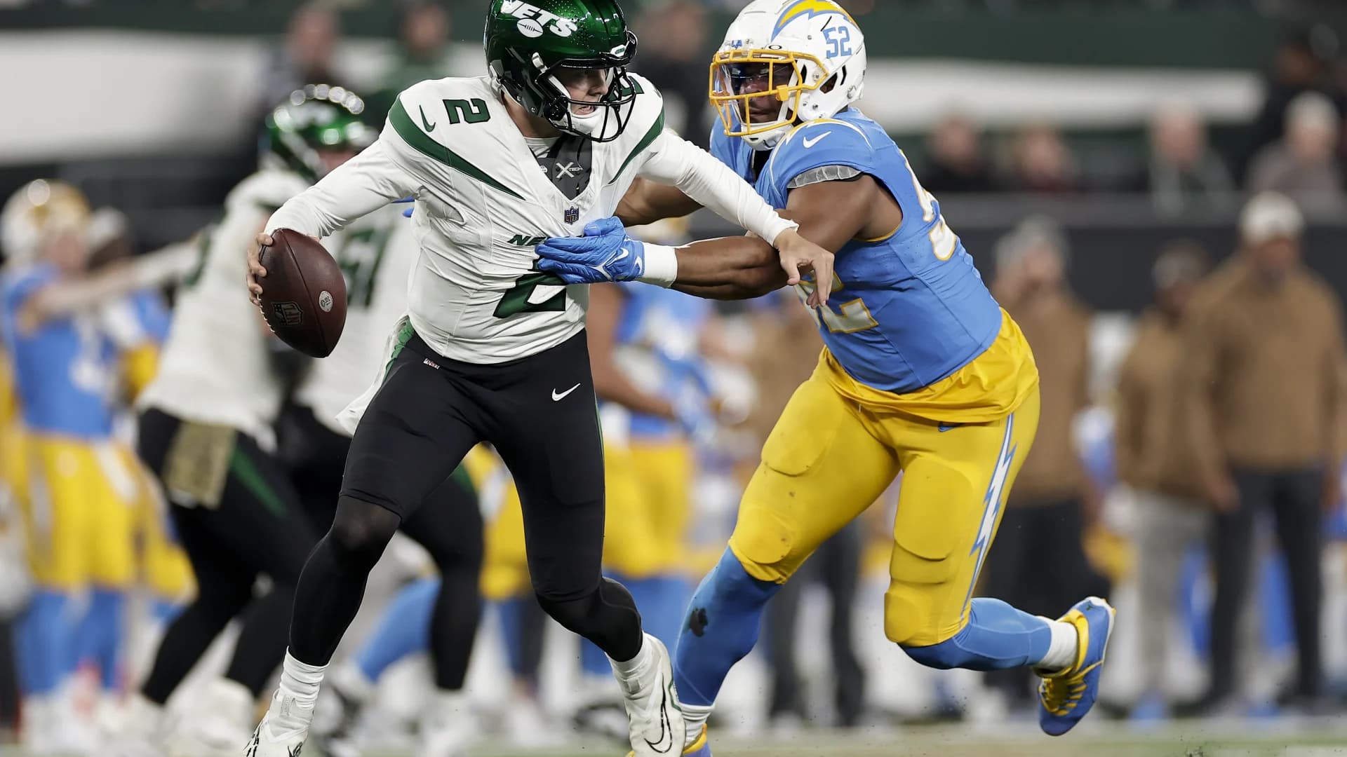 Zach Wilson and the Jets' offense continue to sputter in 27-6 loss to Chargers