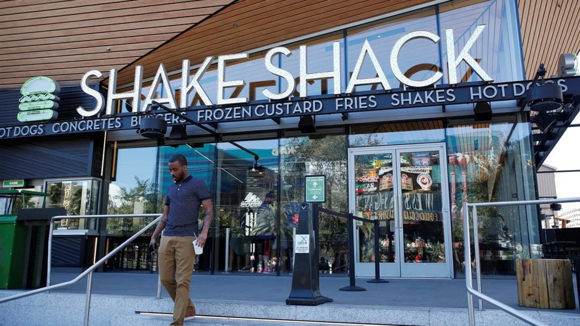 Shake Shack tests four-day work weeks