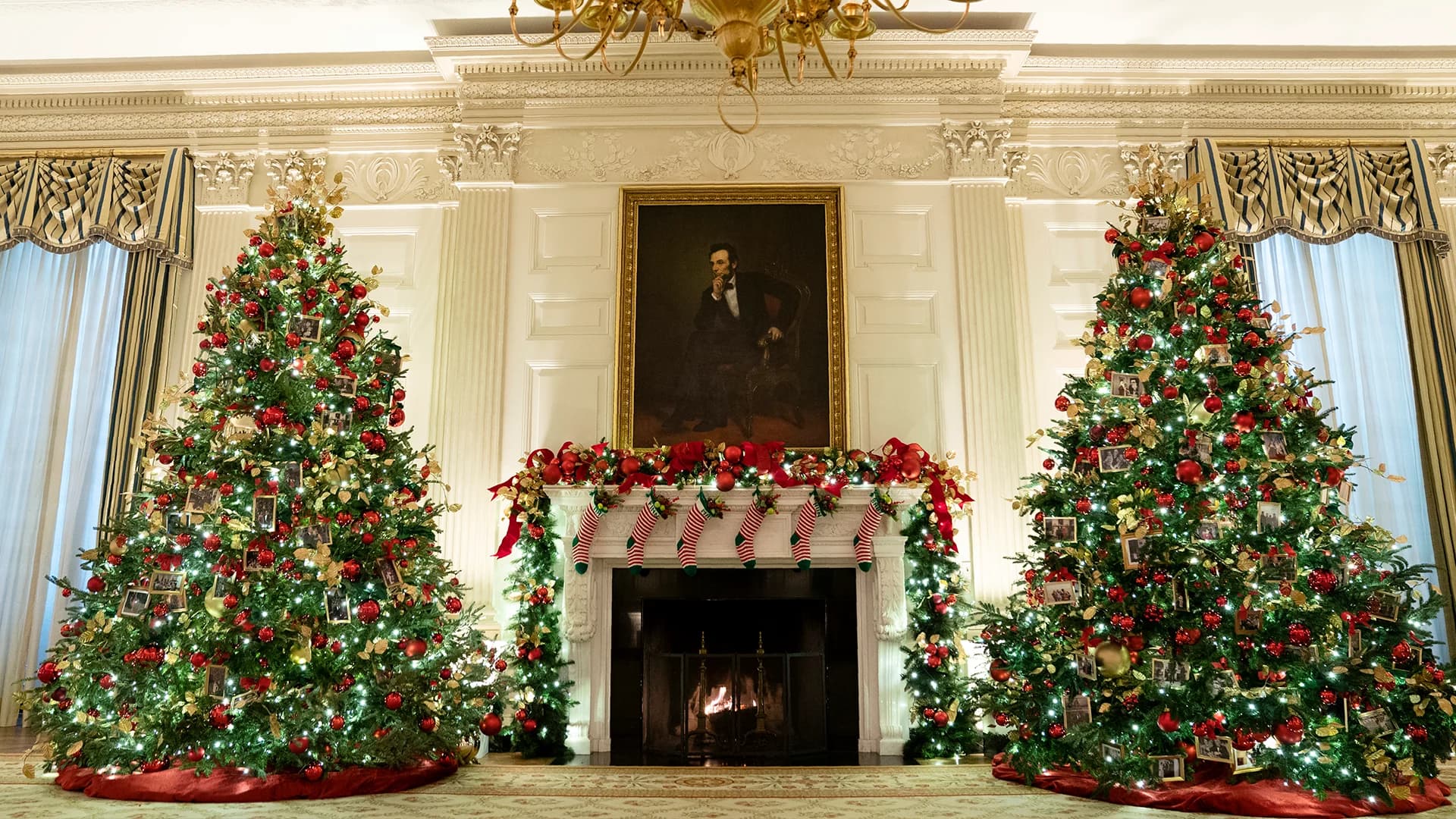 White House holiday decor honors COVID-19 front-line workers
